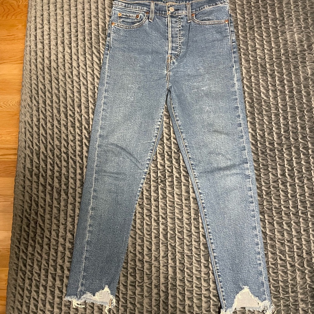 Levi's Light Blue Ankle Jeans with Frayed Hem